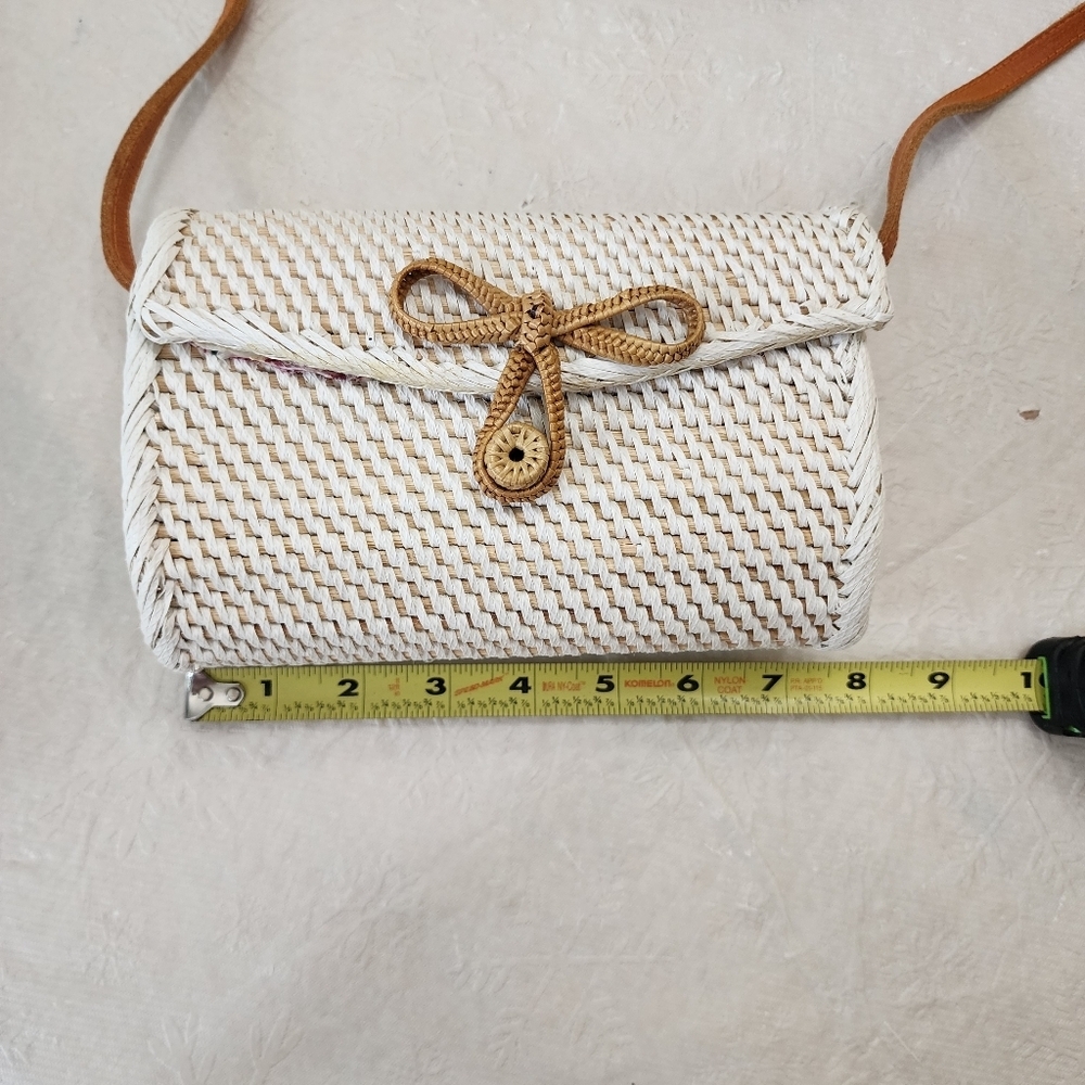 Rattan Bag HandWoven Ratton Tan and White Bag - Picture 4 of 10